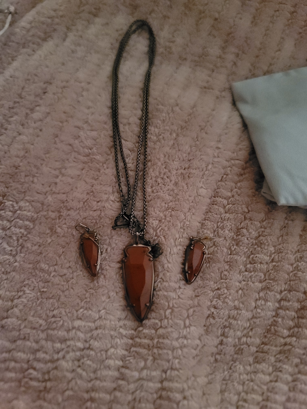 Arrowhead Pendant Necklace and Earring Set in Brown